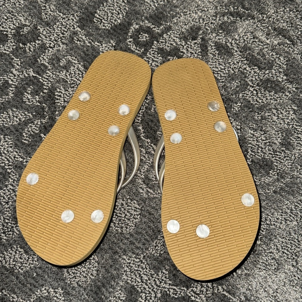 •Joyfolie flip flops• - Picture 4 of 5